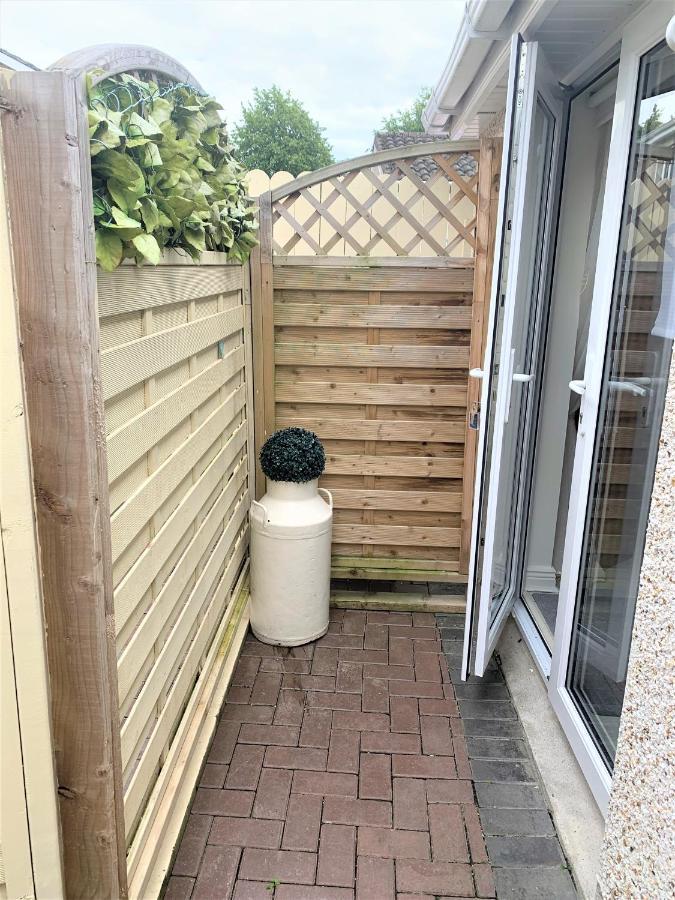 Naas 2 Bedroom Back Garden Escape Eksteriør billede